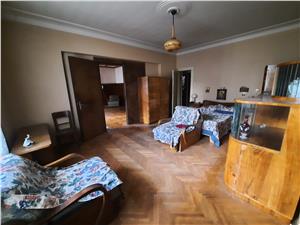 Apartament de vanzare in Sibiu - la casa, 200 mp - central - Dealului