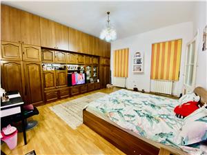 Apartament de vanzare in Sibiu - 2 pivnite si pod - Zona Centrala