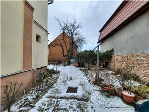 Apartment for sale in Sibiu - at home, 3 bedrooms, basement - P. Cibin