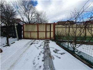House for sale in Sibiu - halls, land 1000sqm, 2 streets - Cisnadie