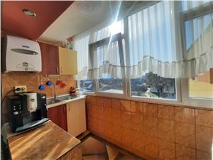 Apartament de vanzare in Alba Iulia - 4 camere - zona Ampoi I