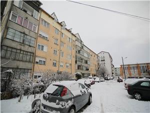 Apartament de vanzare in Sibiu - 3 camere - mansarda - zona Terezian