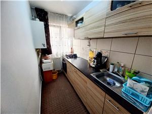 Apartament de vanzare in Alba Iulia - 2 camere - balcon - zona Cetate