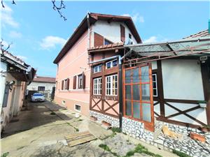 Casa de vanzare in Alba Iulia - 4 camere - 2 bai - zona Centrala