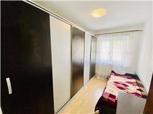 Apartment for sale in Sibiu - 3 rooms and cellar - V. Aaron Area