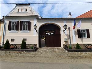 Pension for sale in Sibiu - 9 rooms with bathroom, restaurant, yard
