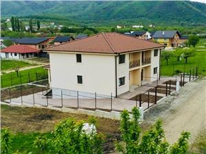 Casa de vanzare in Sibiu - Cisnadie - teren 366 mp pivnita