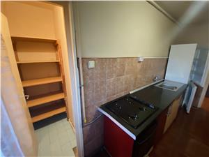 Apartament de inchiriat in Sibiu - decomandat - lift - zona V.Aaron
