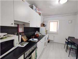 Apartament de vanzare in Sibiu - 3 camere - decomandat - Vasile Aaron