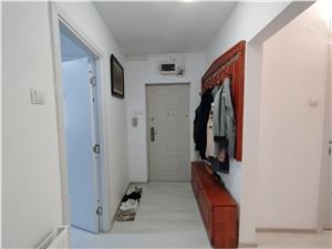 Apartament de vanzare in Sibiu - 3 camere - decomandat - Vasile Aaron