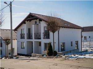 Apartament de vanzare in Sibiu cu gradina minunata, vila cu 4 apt.