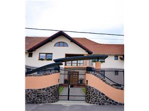 Casa de vanzare in Sibiu - 6 camere - 5 bai - Teren 1032mp