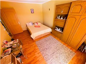 Apartament de vanzare in Sibiu /Cisnadie - 4 camere, balcon si pivnita