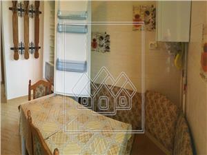 Apartament de inchiriat in Sibiu - 3 camere decomandate- zona V.Aaron