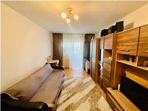 Apartament de vanzare in Sibiu - 3 camere si balcon - Zona Rahova