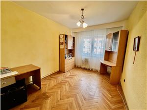 Apartament de vanzare in Sibiu - 4 camere, etaj 3/4 - zona Siretului