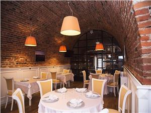Restaurant de vanzare in Alba Iulia - 419 mp utili + afacere la cheie