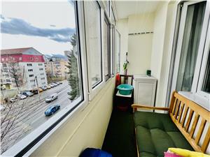 Apartament de vanzare in Sibiu - 4 camere, balcon - zona Rahovei