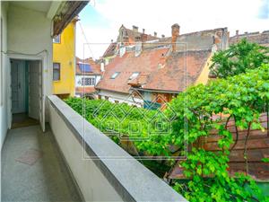 Apartament de vanzare in Sibiu - pivnita si garaj -zona ULTRACENTRALA