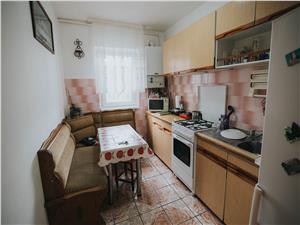 Apartament de vanzare in Sibiu - 3 camere , 2 bai, 2 balcoane, pivnita