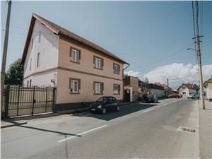 Casa individuala de vanzare in Sibiu - zona Piata Cluj - deosebita