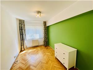 Apartment for sale in Sibiu - 3 rooms, 2 bathrooms, cellar - Siretului