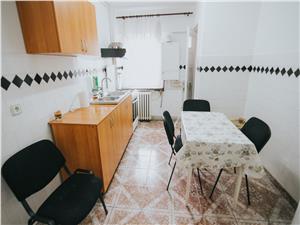 Apartament 3 camere de vanzare in Sibiu - decomandat, pivnita
