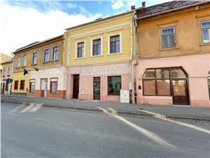 Spatiu comercial de vanzare in Sibiu- vitrina la strada- Orasul de jos