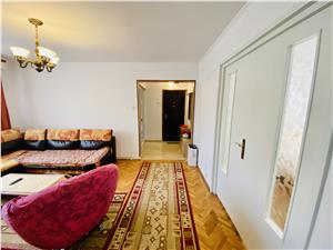 Apartament de inchiriat in Sibiu - 3 camere, balcon - zona Rahovei