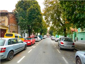 Casa de vanzare in Sibiu - Single - Zona 9 Mai - Curte Proprie