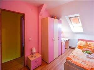 Apartament de vanzare in Sibiu, zona Vasile Aaron - mansarda 3 camere