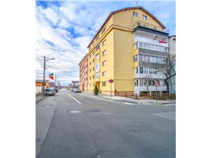 Apartament de vanzare in Sibiu - Zona Strand - 5 Camere - Balcon