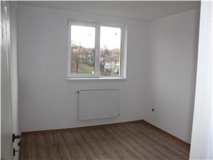 Apartament de vanzare in Sibiu - Zona Strand - 5 Camere - Balcon