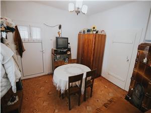 Casa de vanzare in Sibiu - 6 camere - curte individuala
