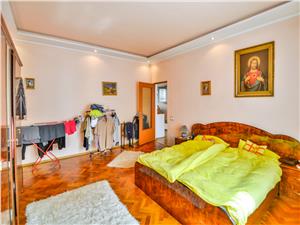 Apartament de vanzare in Sibiu, la casa, 4 camere -CENTRAL -