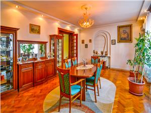Apartament de vanzare in Sibiu, la casa, 4 camere -CENTRAL -