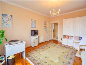 Apartament de vanzare in Sibiu - 4 camere decomandate - zona CENTRALA