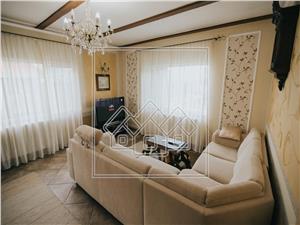 Casa de vanzare in Sibiu - Tocile - 8 camere - zona linistita