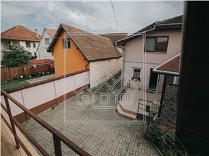 House for sale in Sibiu - 6 rooms - Garage