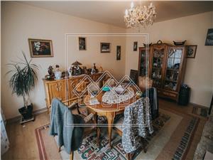 Casa de vanzare in Sibiu - 6 camere - garaj dublu - zona Trei Stejari