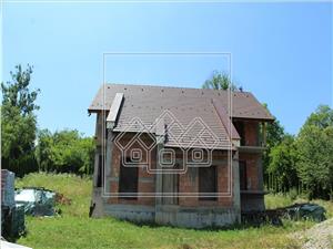Casa de vanzare in Sibiu (Chirpar) 5 camere cu pivnita si teren