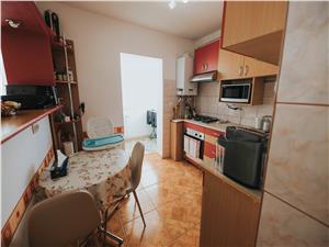 Apartament de vanzare in Sibiu - 3 camere - decomandat - pivnita + pod