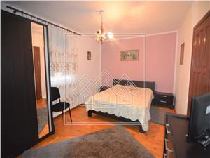 Casa de vanzare in Sibiu - Individuala 6 camere + Spatiu comercial