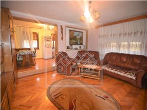 Casa de vanzare in Sibiu - Individuala 6 camere + Spatiu comercial