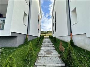 Apartament 3 camere, decomandat+balcon- spatii verzi (Ra)