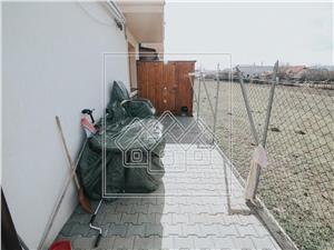 Apartament de vanzare in Sibiu -3 camere cu curte privata-