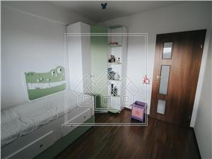 Apartament de vanzare in Sibiu -3 camere si 2 balcoane-