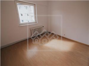 Apartament de vanzare in Sibiu - 3 camere, zona Mihai Viteazu