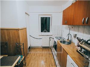 Apartament de vanzare in Sibiu - 3 camere si balcon- Zona N. Iorga
