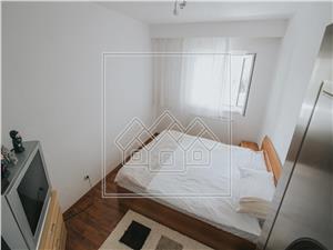Apartament cu 4 camere de inchiriat in Sibiu - 2 balcoane - Strand I